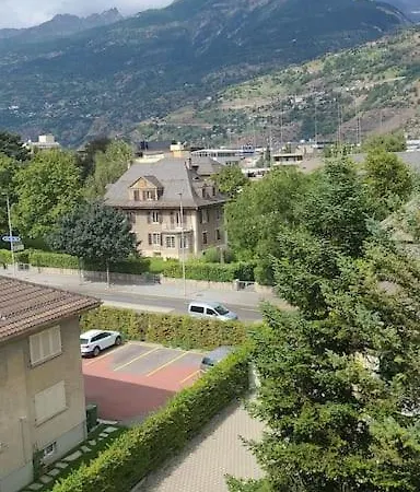 Heart Zentrum I Ruhig I Single I Paare I Kueche Διαμέρισμα Visp